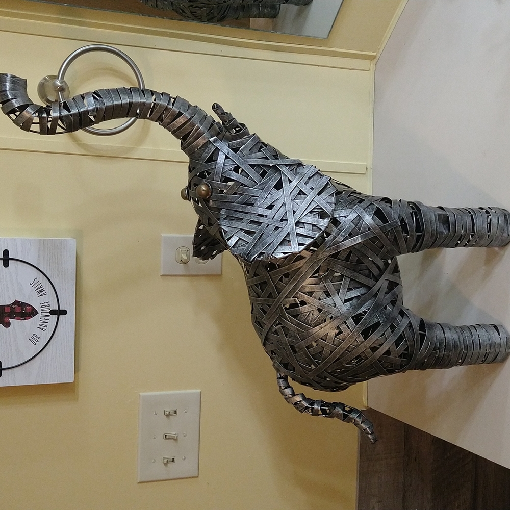 Metal art elephant